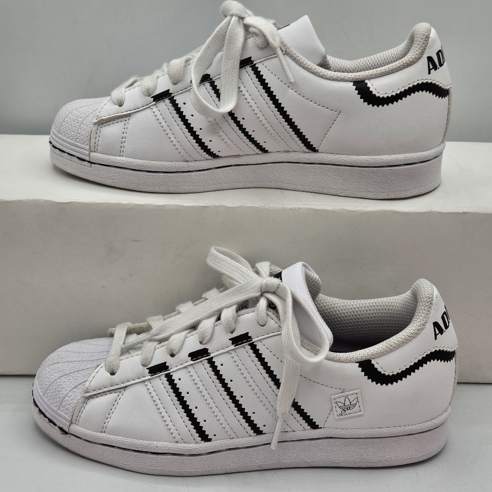 Adidas Originals Superstar thin stripe  sneakers size 4